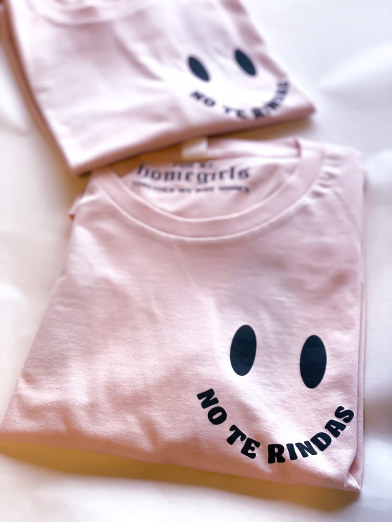 No Te Rindas - Faded Pink (Unisex T-Shirt)